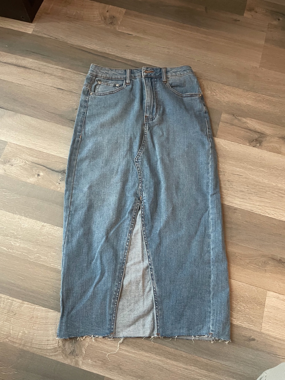 High-Waist Blue Denim Midi Skirt with Front Slit Raw Hem Almost Famous Size 3
